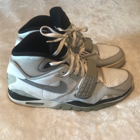 bo jackson size 13